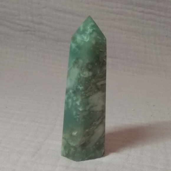 New Caribbean Calcite mini tower 75.9grams 3" high - Picture 6 of 8